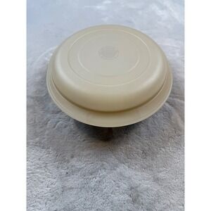 Tupperware Bowl 1 Quart Beige Round Storage Container with Lid‎